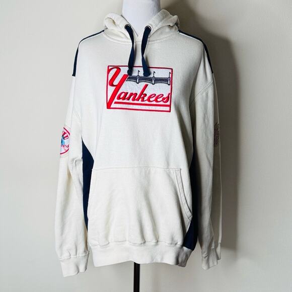 Majestic Cooperstown Collection Vintage Cream Yankees Embroidered Hoodie - Picture 1 of 8